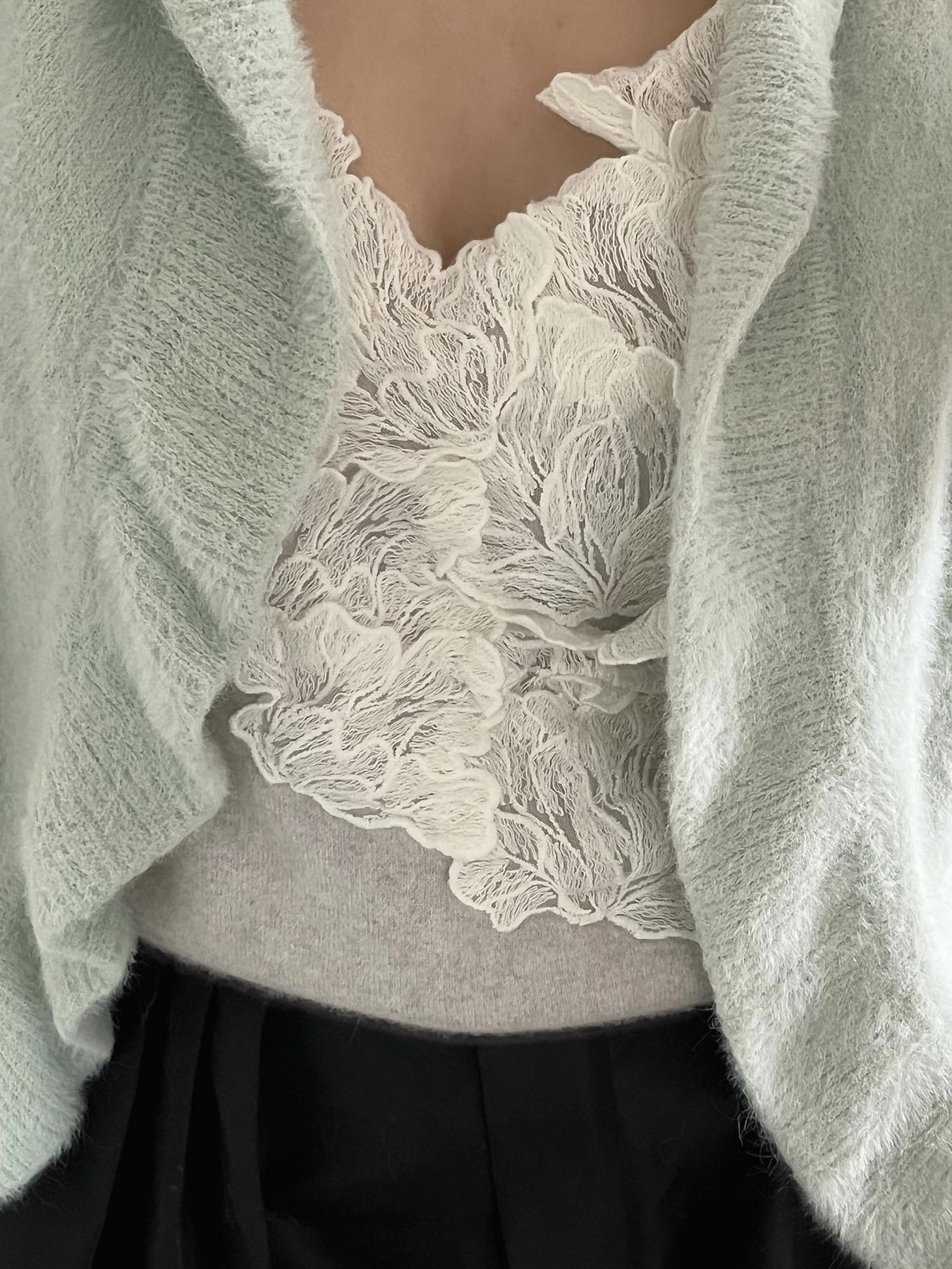 *INTHEVASE made* Bene frill cardigan [2colors]
